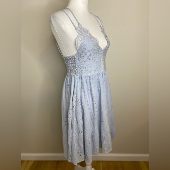 Light Blue Chrysanthemum Embroidered Strappy Cotton Lace Dress Size Large - Picture 2 of 8